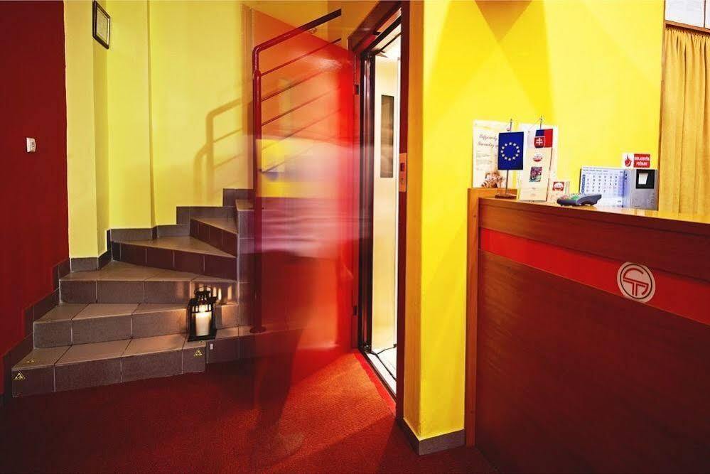 Penzion Tavel Preszów Zewnętrze zdjęcie